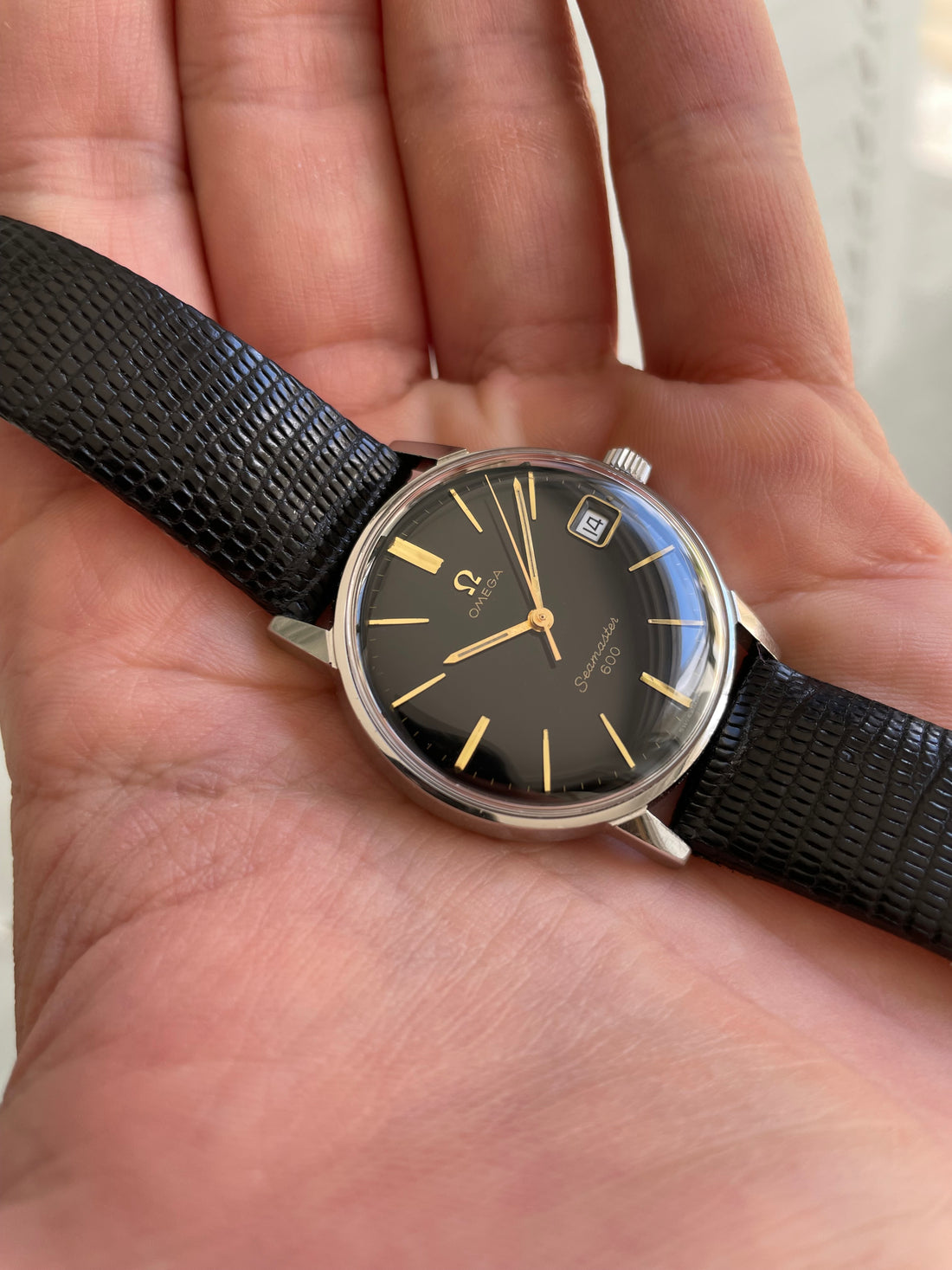 1964 OMEGA SEAMASTER 600 GLOSS BLACK CAL. 611 REF. 136.011