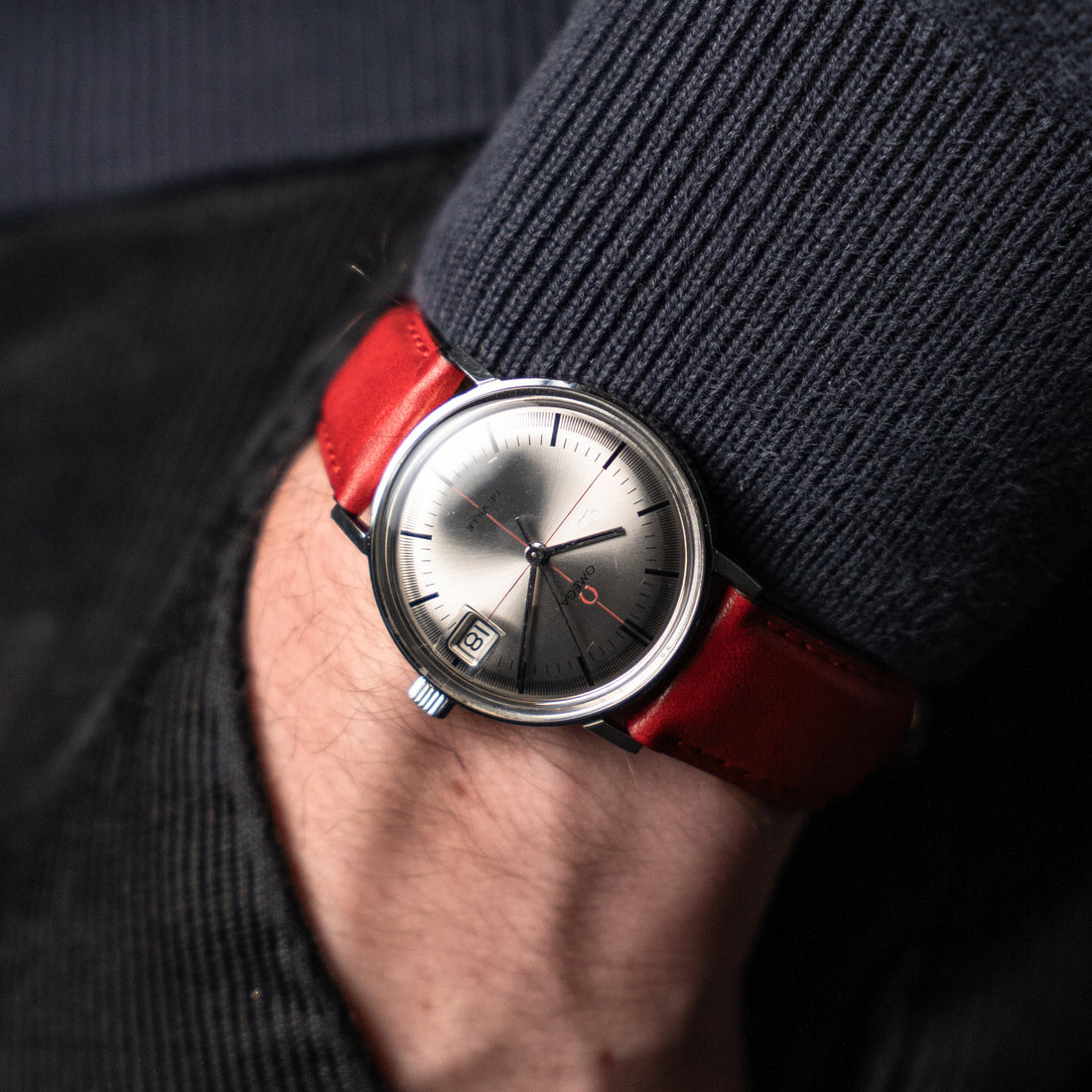 1966 OMEGA DE VILLE TECHNICAL RED CROSSHAIR SUNBURST CAL. 611 REF. 136.019