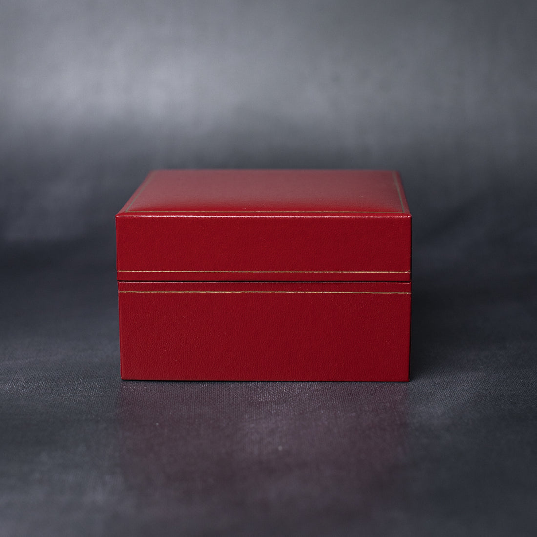 CLASSIC RED WATCH BOX
