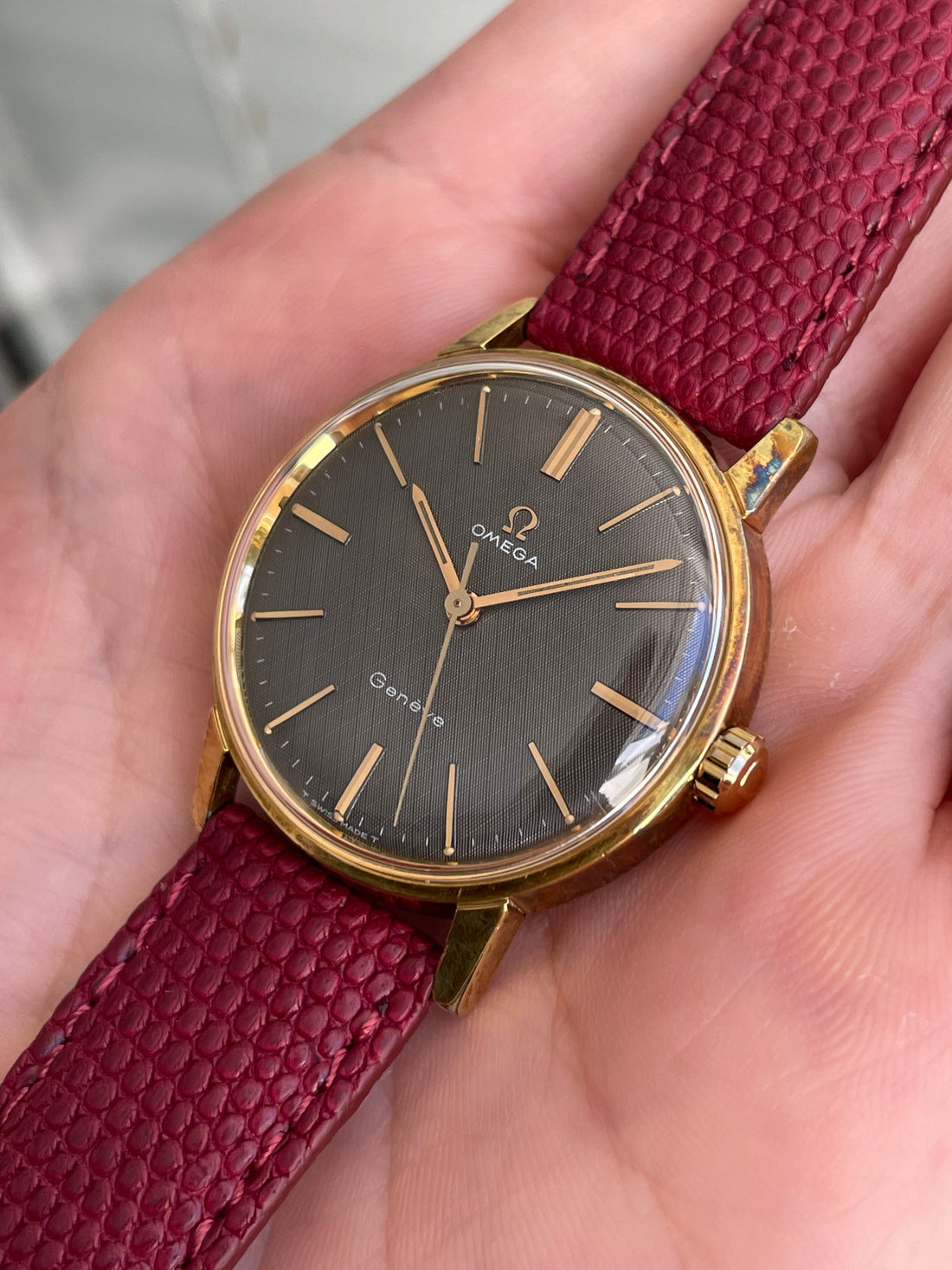 1968 OMEGA SEAMASTER GENEVE GREY LINEN RAINBOW HUE CAL. 601 REF. 135.011