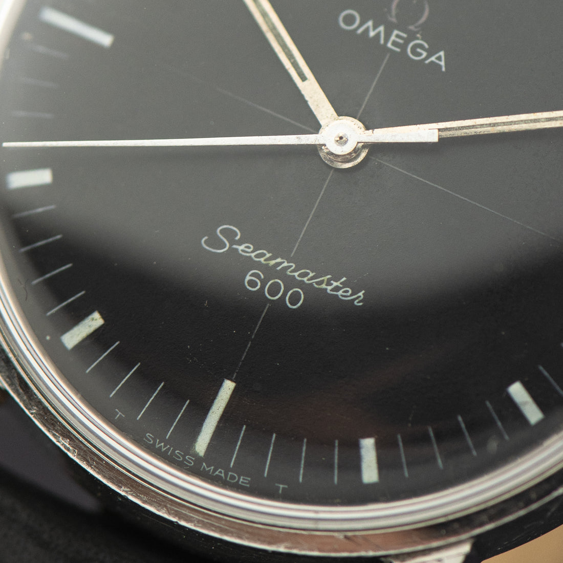 1966 OMEGA SEAMASTER 600 BLACK TECHNICAL WHITE CROSSHAIR CAL. 601 REF. 135.011