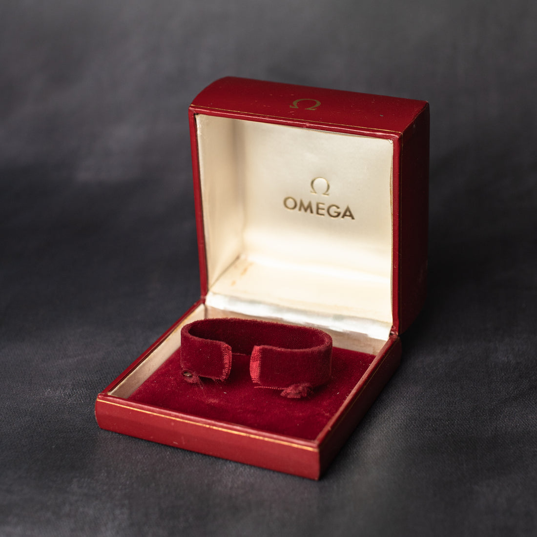 OMEGA 1501 WATCH BOX