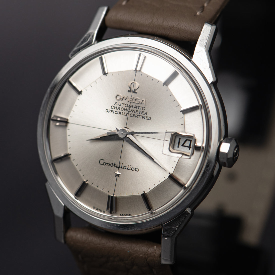 1966 OMEGA CONSTELLATION PIE PAN CROSSHAIR SUNBURST QUICKSET DOG-LEG CAL. 564 REF. 168.005