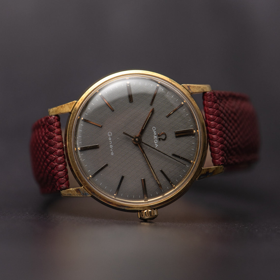1968 OMEGA SEAMASTER GENEVE GREY LINEN RAINBOW HUE CAL. 601 REF. 135.011
