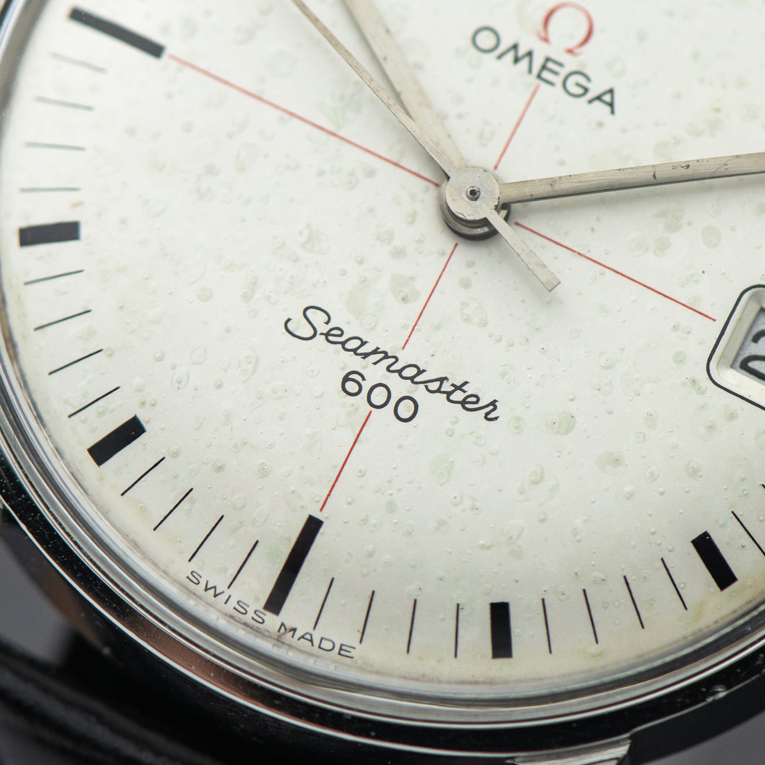 1965 OMEGA SEAMASTER 600 WHITE TECHNICAL RED CROSSHAIR CAL. 611 REF. 136.011