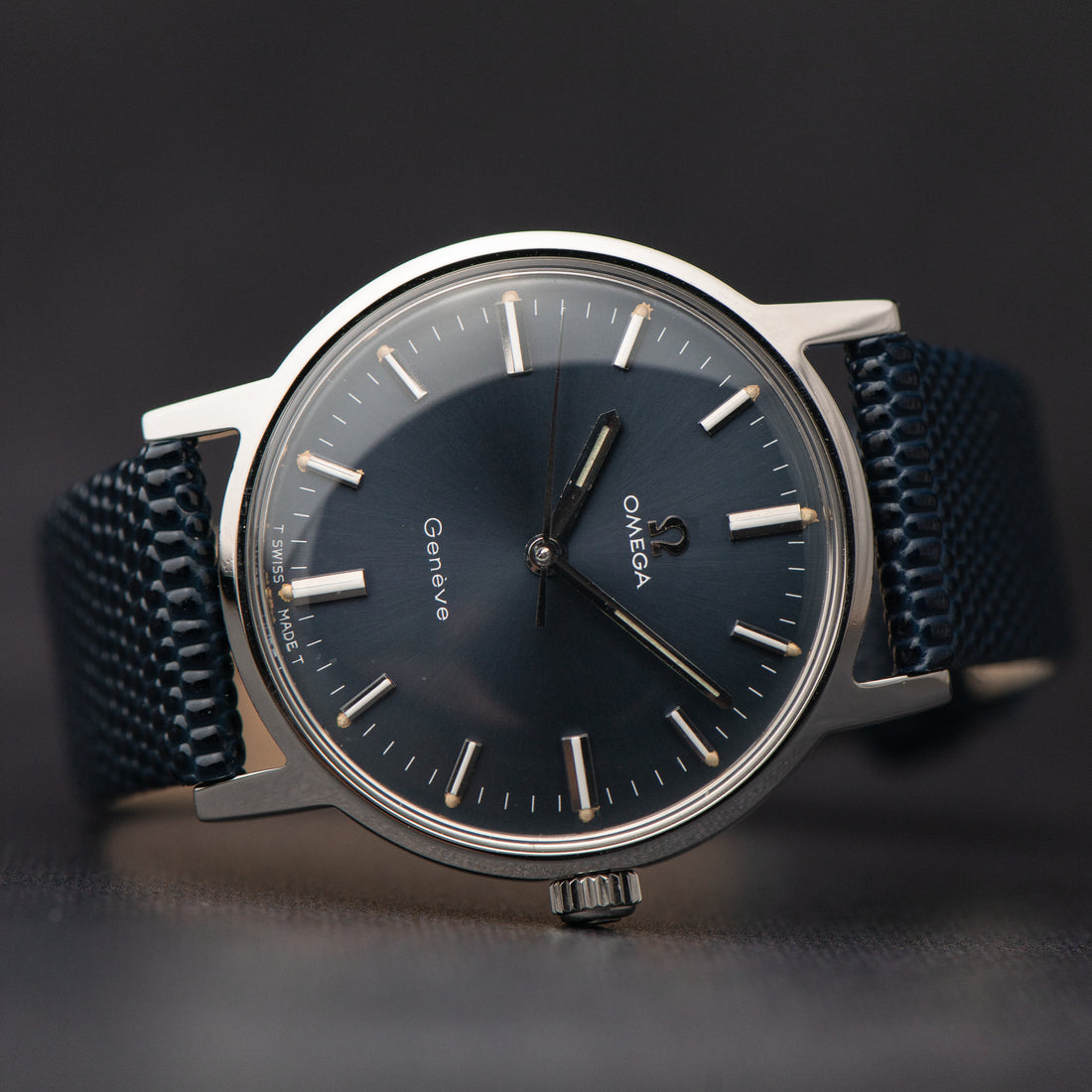 NOS 1969 OMEGA GENEVE BLUE SUNBURST CAL. 601 REF. 135.070