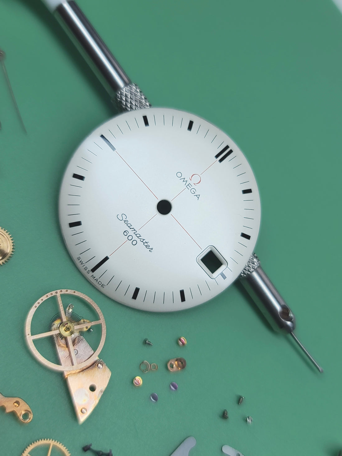 1965 OMEGA SEAMASTER 600 WHITE TECHNICAL RED CROSSHAIR CAL. 611 REF. 136.011