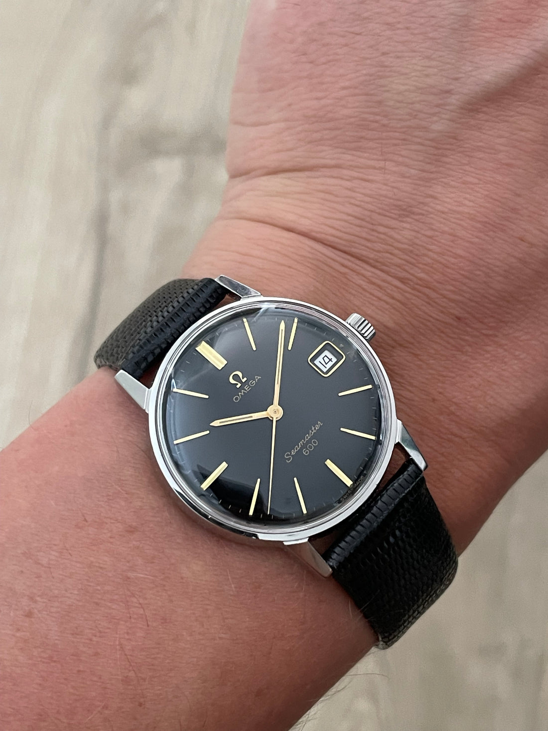 1964 OMEGA SEAMASTER 600 GLOSS BLACK CAL. 611 REF. 136.011