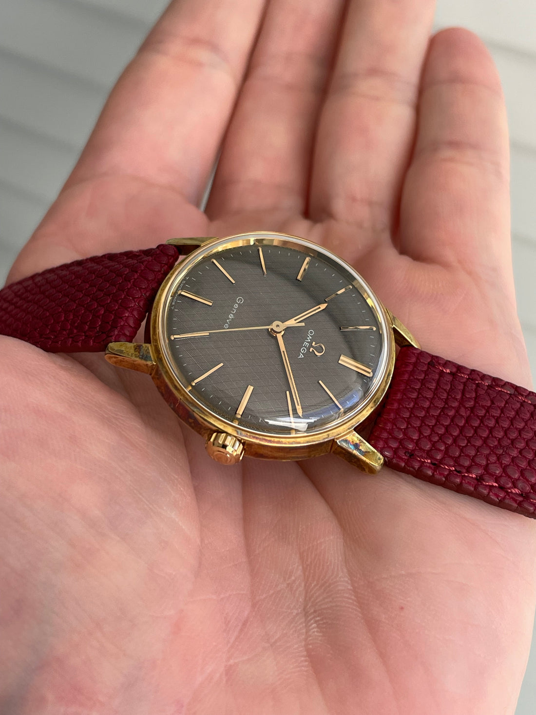 1968 OMEGA SEAMASTER GENEVE GREY LINEN RAINBOW HUE CAL. 601 REF. 135.011