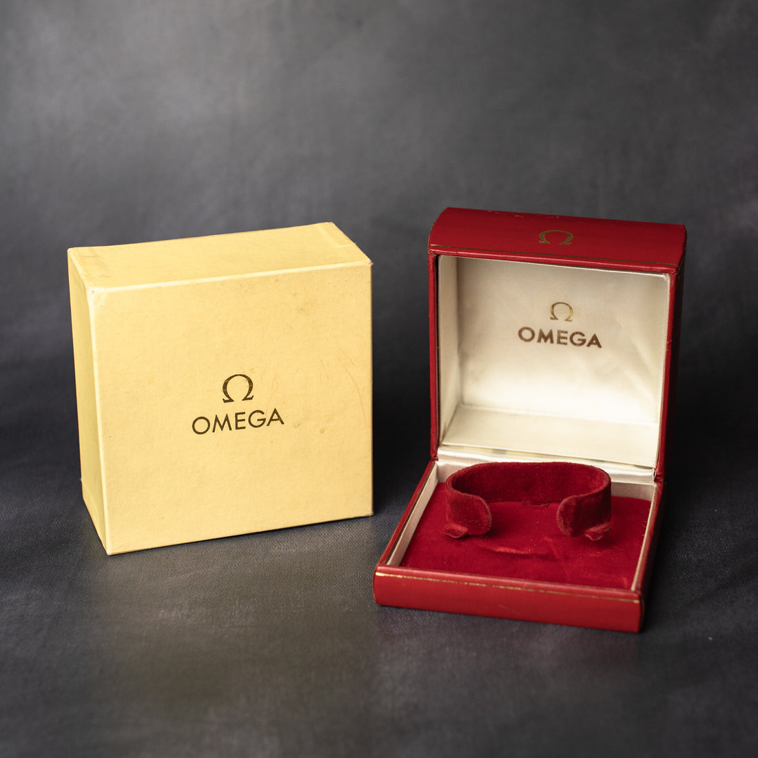 OMEGA 1501 WATCH BOX WITH CARDBOARD OUTER
