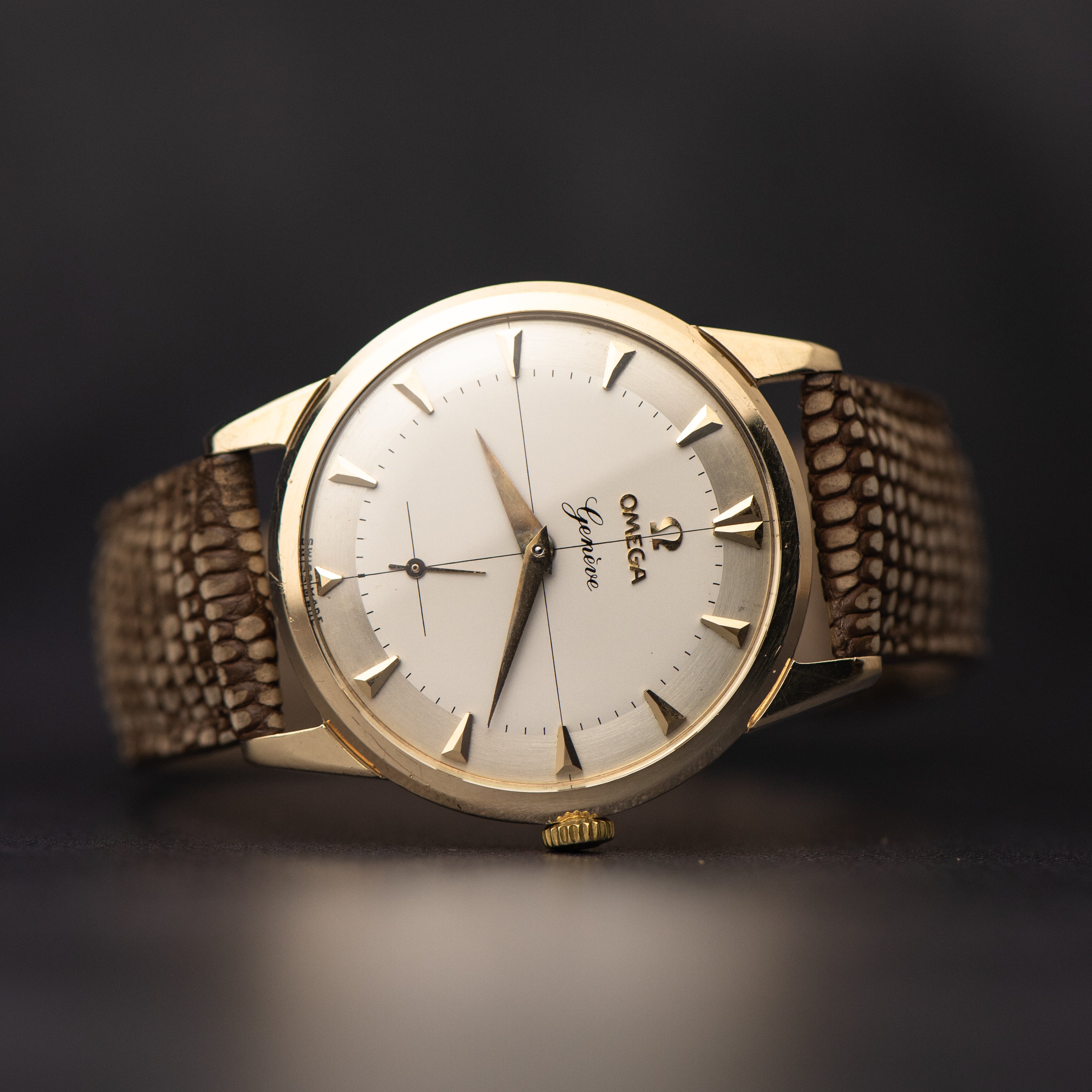 1960 9K GOLD OMEGA GENEVE TWO TONE CROSSHAIR SUB SECONDS