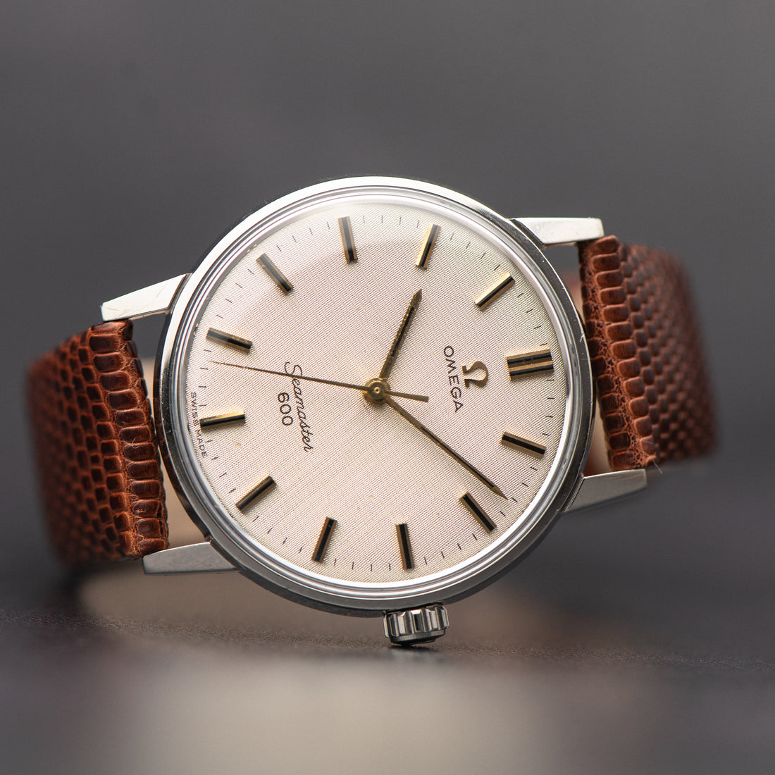 1964 OMEGA SEAMASTER 600 LINEN CAL. 601 REF. 135.011