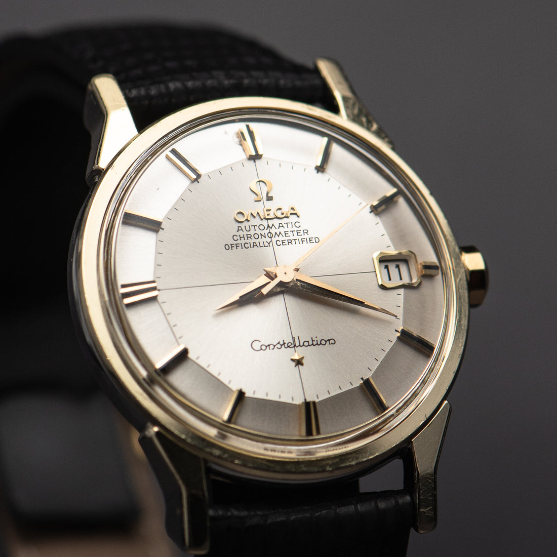 1966 OMEGA CONSTELLATION PIE PAN CROSSHAIR SUNBURST QUICKSET DOG-LEG CAL. 564 REF. 168.005