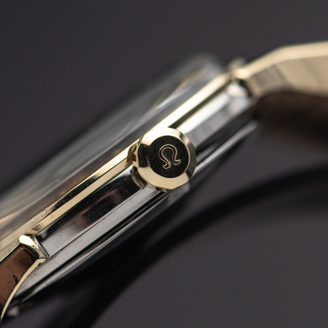 1966 OMEGA CONSTELLATION PIE PAN SUNBURST DOG-LEG CAL. 551 REF. 167.005