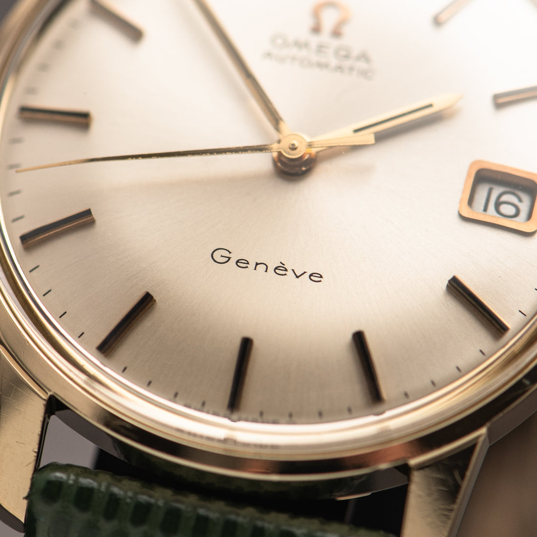 1968 14K GOLD OMEGA SEAMASTER GENEVE QUICKSET SUNBURST CAL. 565 REF. 166.001