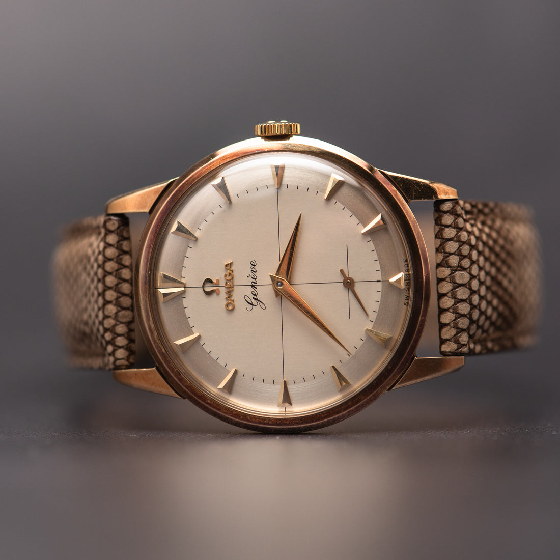 1957 9K GOLD OMEGA GENEVE TWO TONE CROSSHAIR SUB SECONDS RAINBOW HUE CAL. 267 REF. 13332