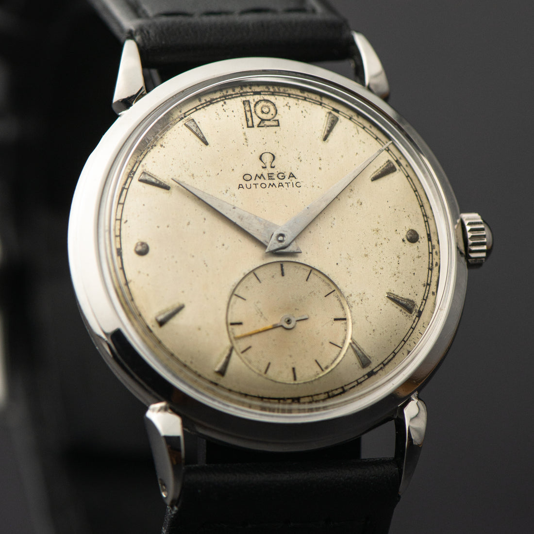 1948 OMEGA SUB SECONDS TEAR-DROP BUMPER CAL. 342 REF. 2402-1