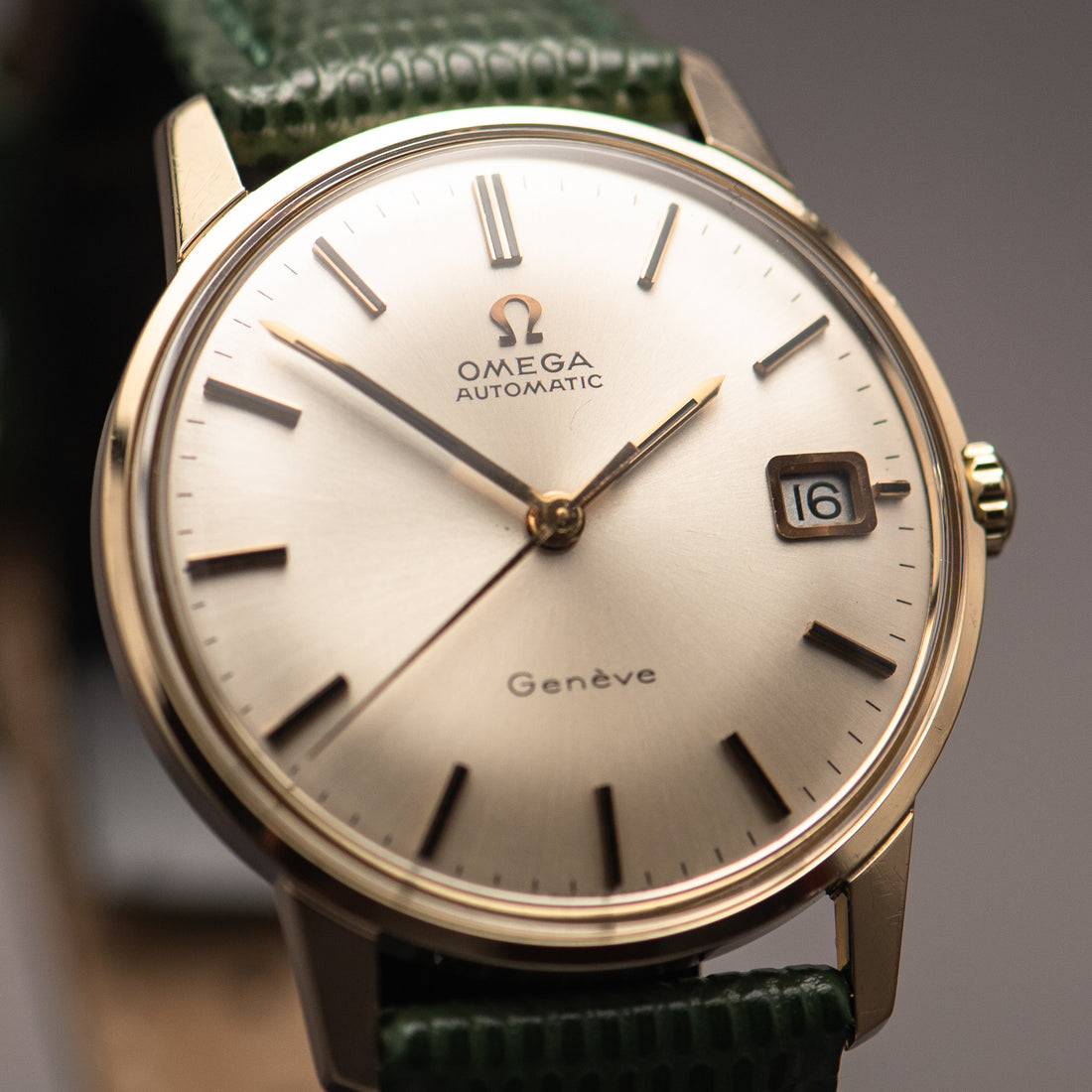 1968 14K GOLD OMEGA SEAMASTER GENEVE QUICKSET SUNBURST CAL. 565 REF. 166.001