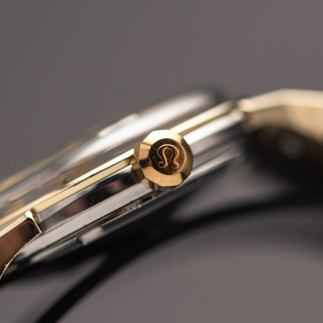 1966 OMEGA CONSTELLATION SUNBURST DOG-LEG CAL. 561 REF. 168.005