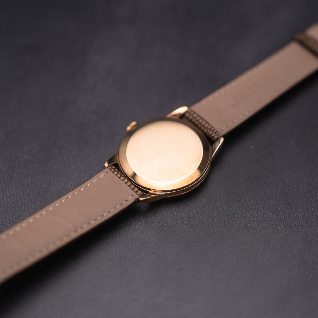 1957 9K GOLD OMEGA GENEVE TWO TONE CROSSHAIR SUB SECONDS RAINBOW HUE CAL. 267 REF. 13332