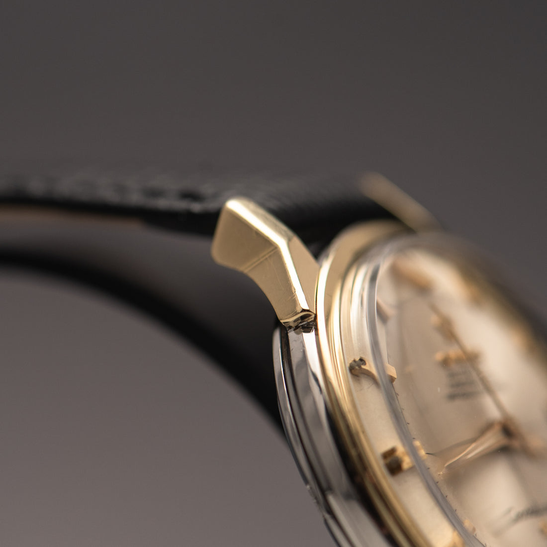 1963 OMEGA CONSTELLATION PIE PAN CROSSHAIR SUNBURST DOG-LEG CAL. 561 REF. 168.005