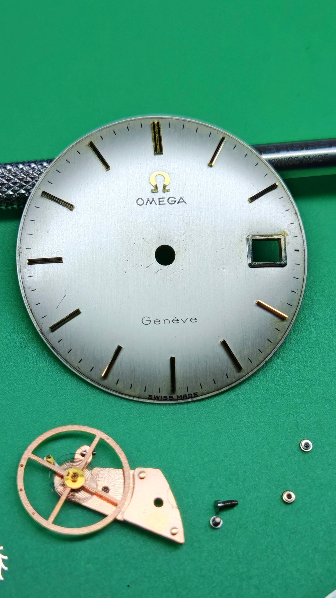 1969 9K GOLD OMEGA GENEVE QUICKSET RAINBOW HUE CAL. 613 REF. 131/25016