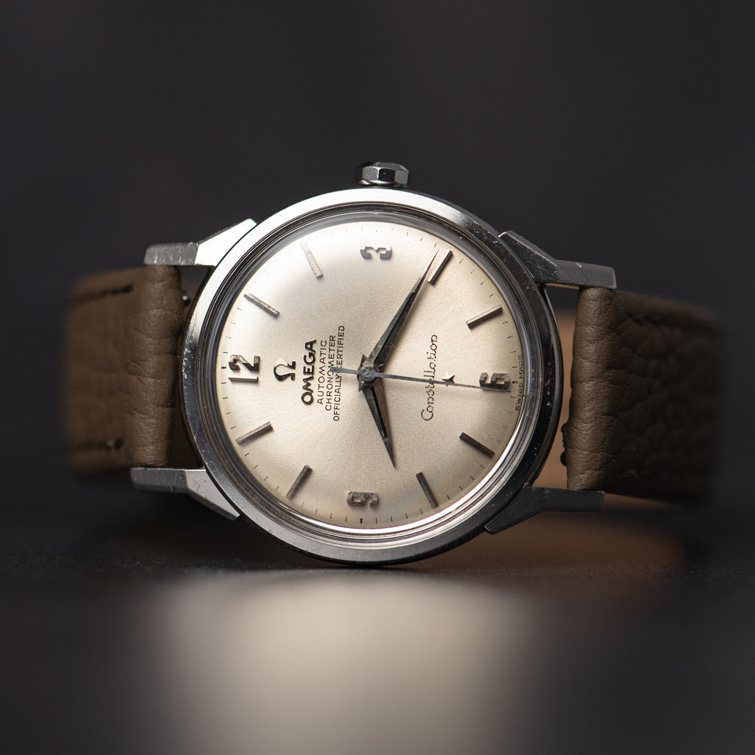 1963 OMEGA CONSTELLATION SUNBURST EXPLORER DOG-LEG CAL. 551 REF. 167.005