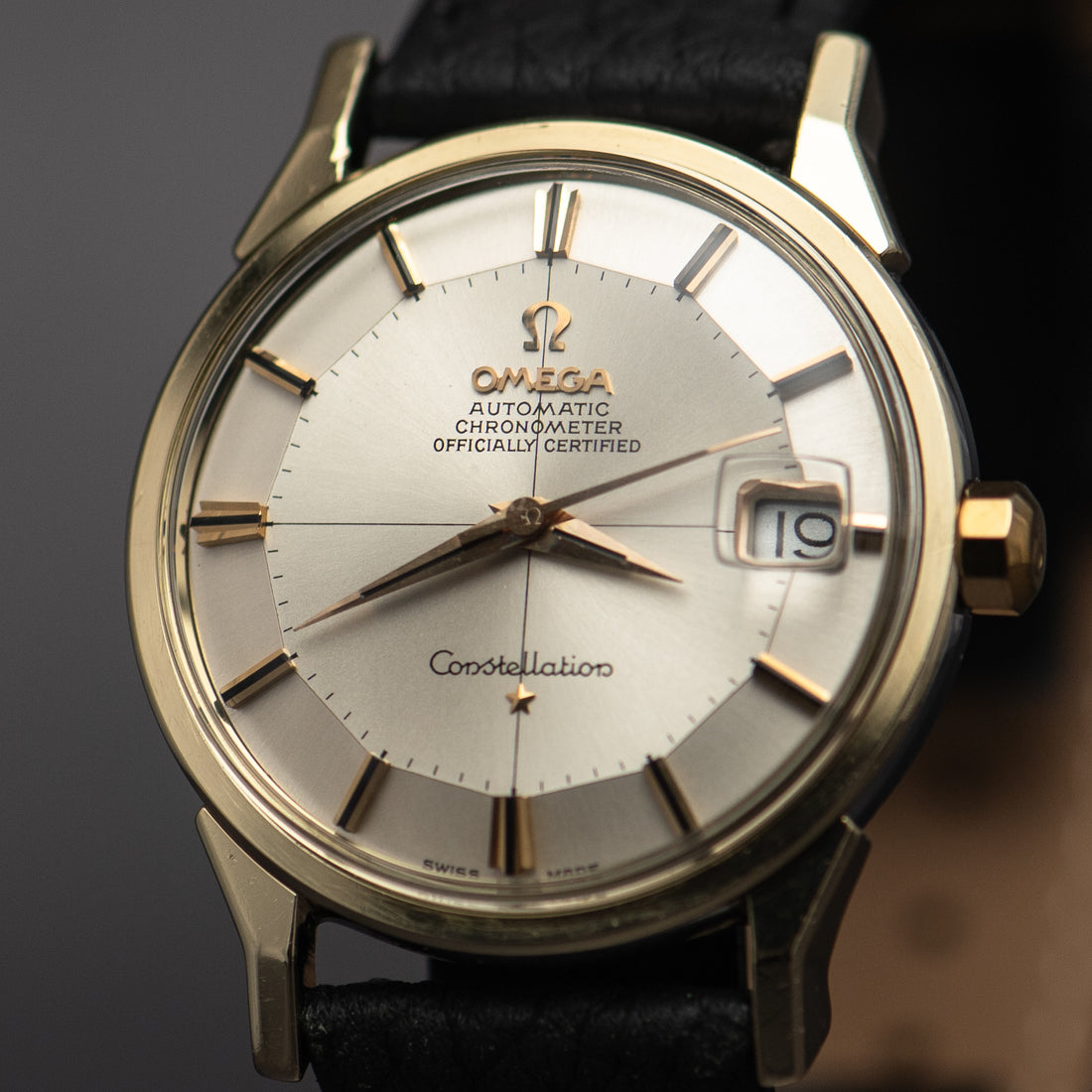 1966 OMEGA CONSTELLATION PIE PAN CROSSHAIR SUNBURST DOG-LEG CAL. 561 REF. 168.005