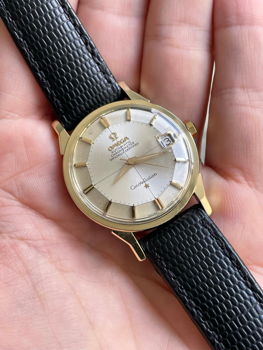 1963 OMEGA CONSTELLATION PIE PAN CROSSHAIR SUNBURST DOG-LEG CAL. 561 REF. 168.005