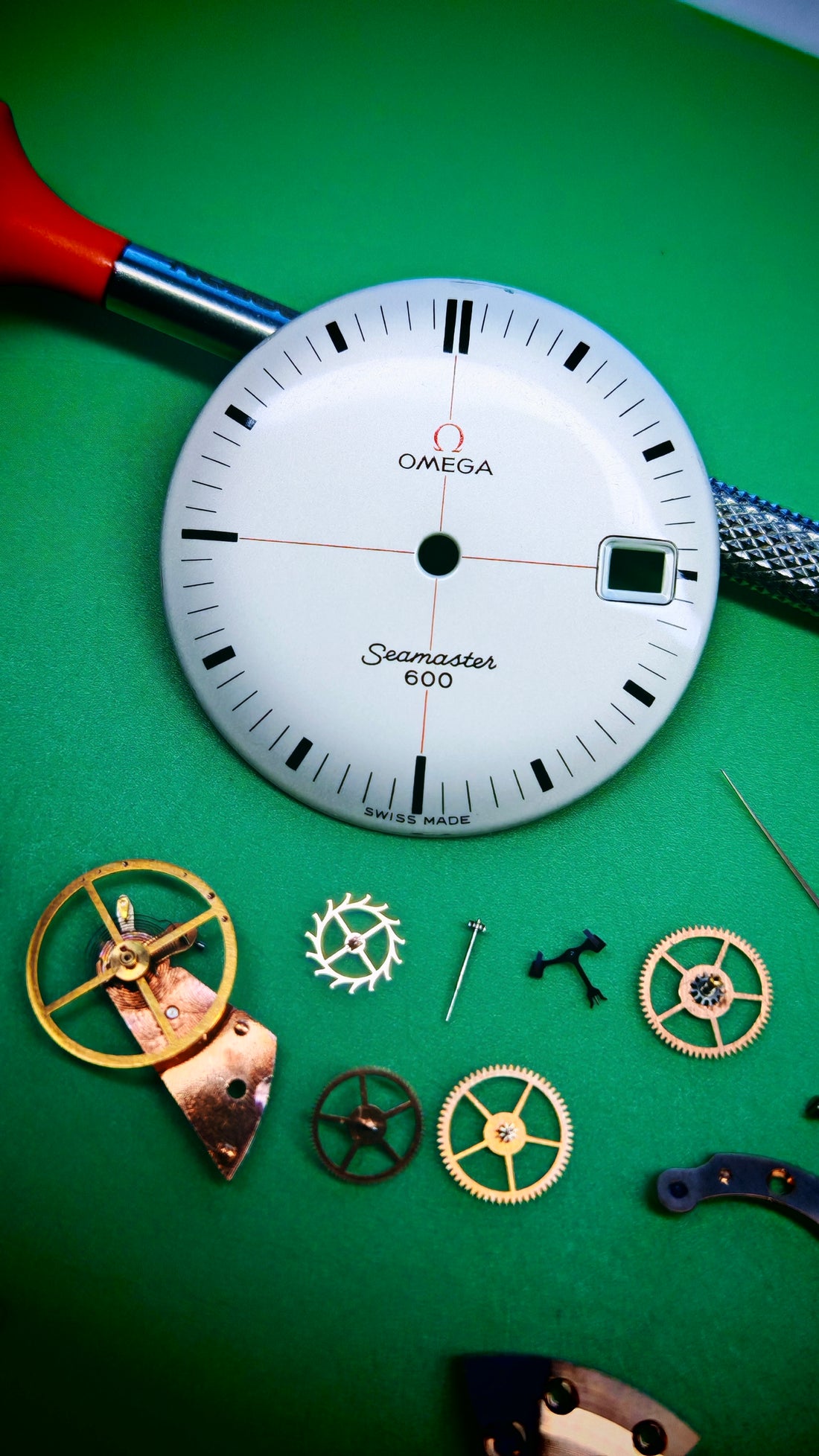 1965 OMEGA SEAMASTER 600 WHITE TECHNICAL RED CROSSHAIR CAL. 611 REF. 136.011