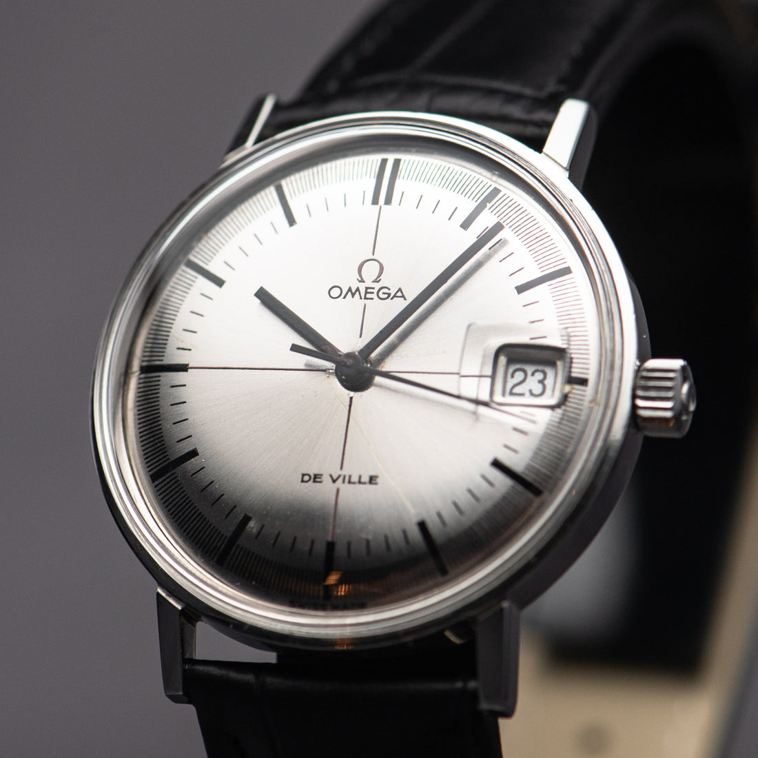 1968 OMEGA DE VILLE GREY TECHNICAL RED CROSSHAIR QUICKSET SUNBURST CAL. 613 REF. 136.019