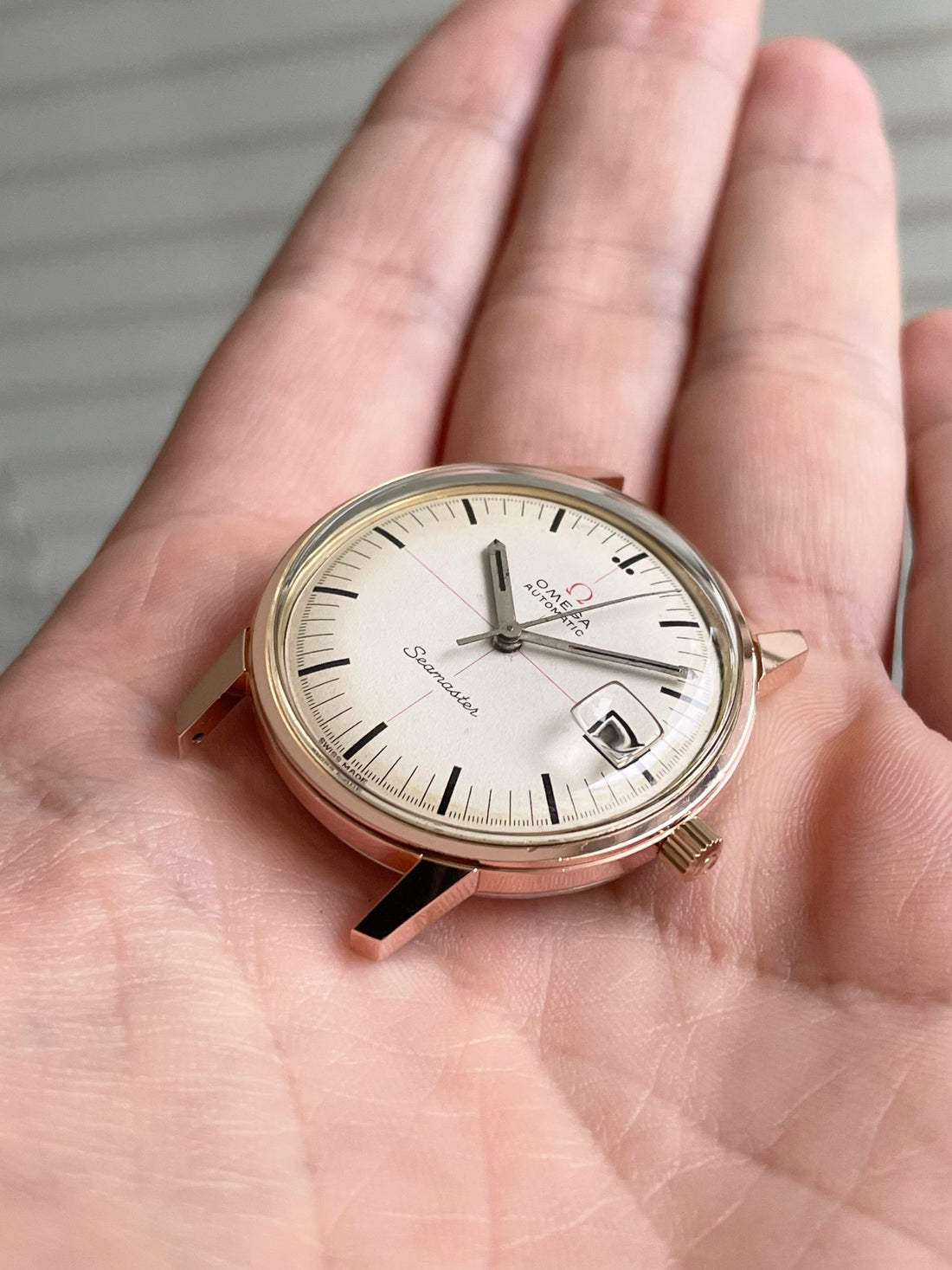 1967 ROSE GOLD OMEGA SEAMASTER “SPEEDMASTER COMPANION” WHITE TECHNICAL RED CROSSHAIR QUICKSET CAL. 565 REF. 166.002