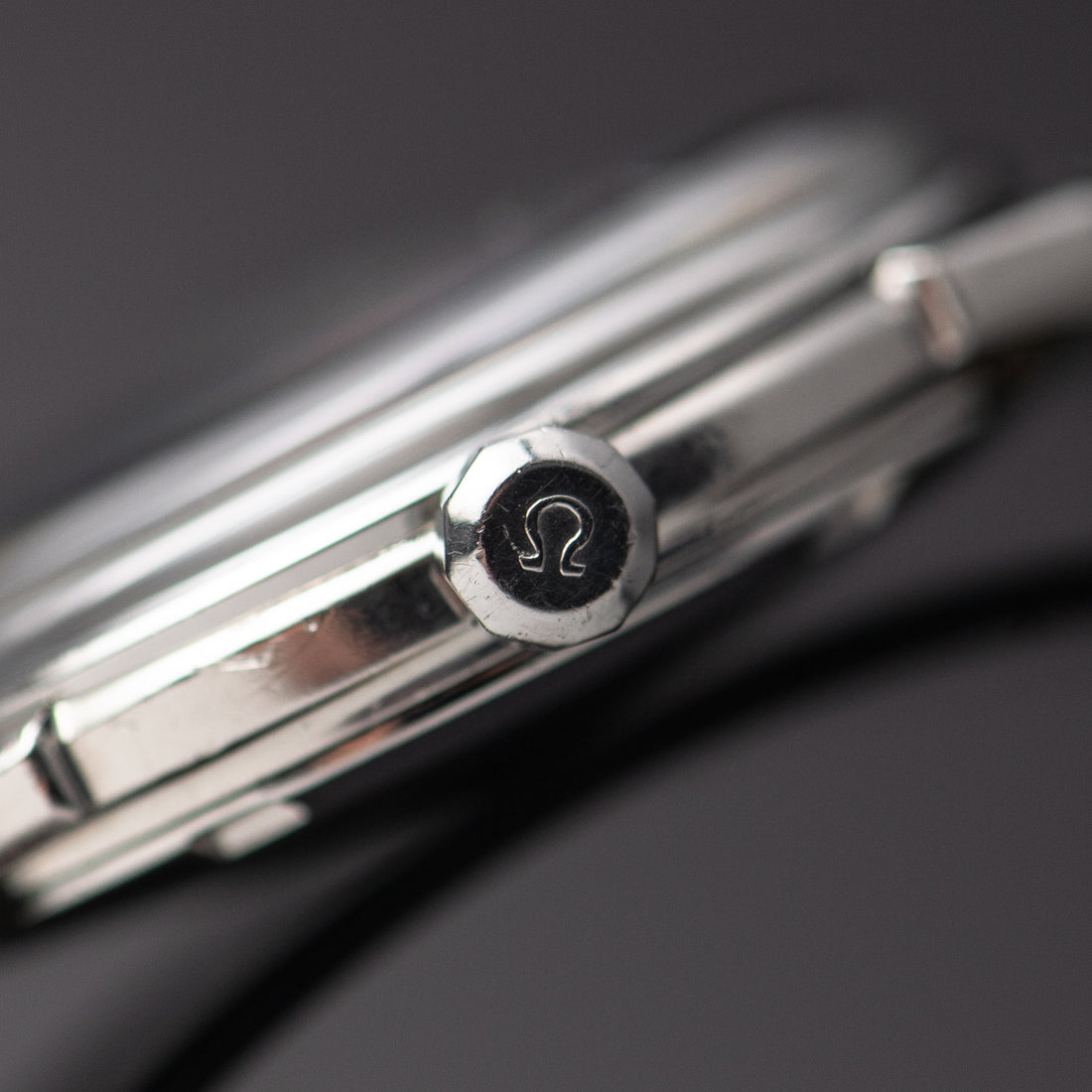 1963 OMEGA CONSTELLATION SUNBURST EXPLORER DOG-LEG CAL. 551 REF. 167.005