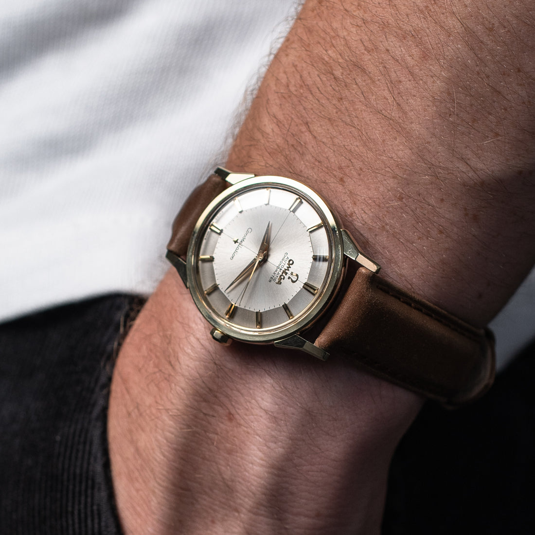 1963 OMEGA CONSTELLATION PIE PAN CROSSHAIR SUNBURST DOG-LEG CAL. 551 REF. 14900 61 SC
