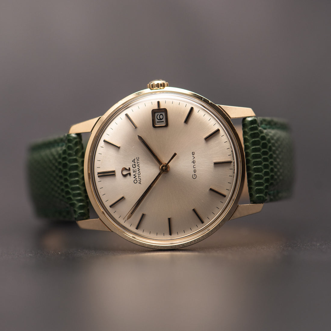 1968 14K GOLD OMEGA SEAMASTER GENEVE QUICKSET SUNBURST CAL. 565 REF. 166.001