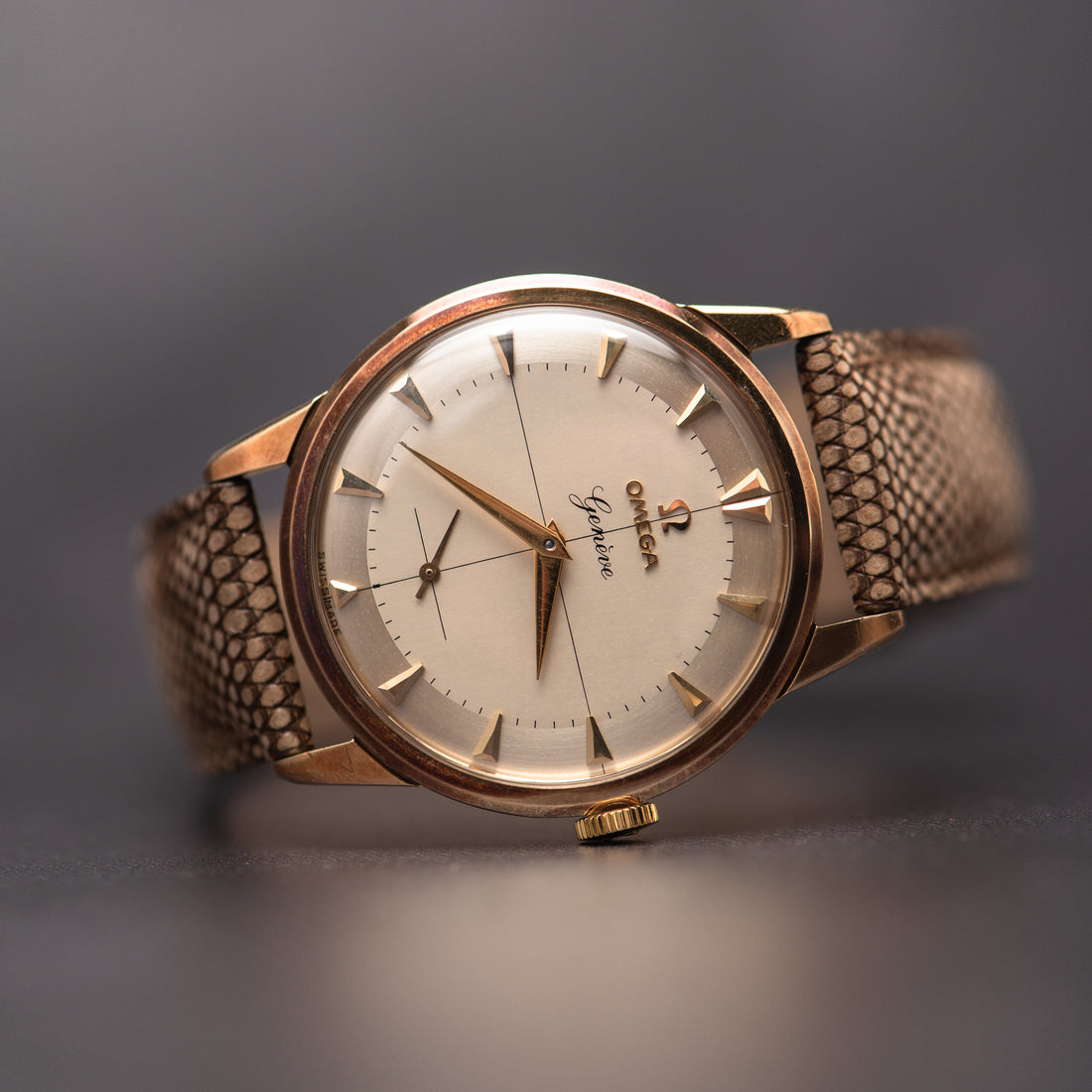 1957 9K GOLD OMEGA GENEVE TWO TONE CROSSHAIR SUB SECONDS RAINBOW HUE CAL. 267 REF. 13332