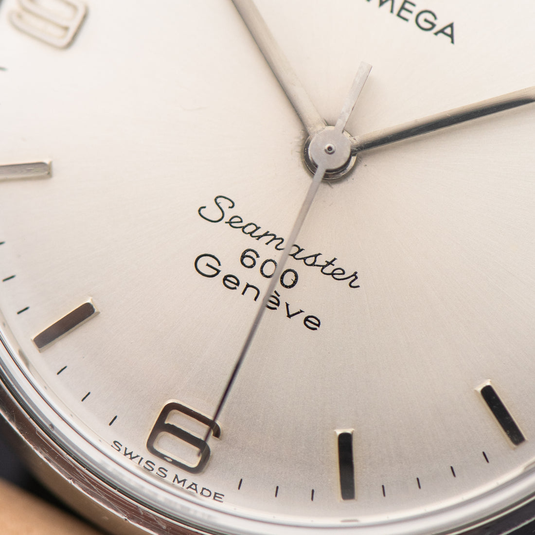 1968 DOUBLE SIGNED OMEGA SEAMASTER 600 GENEVE SUNBURST EXPLORER CAL. 601 REF. 135.011