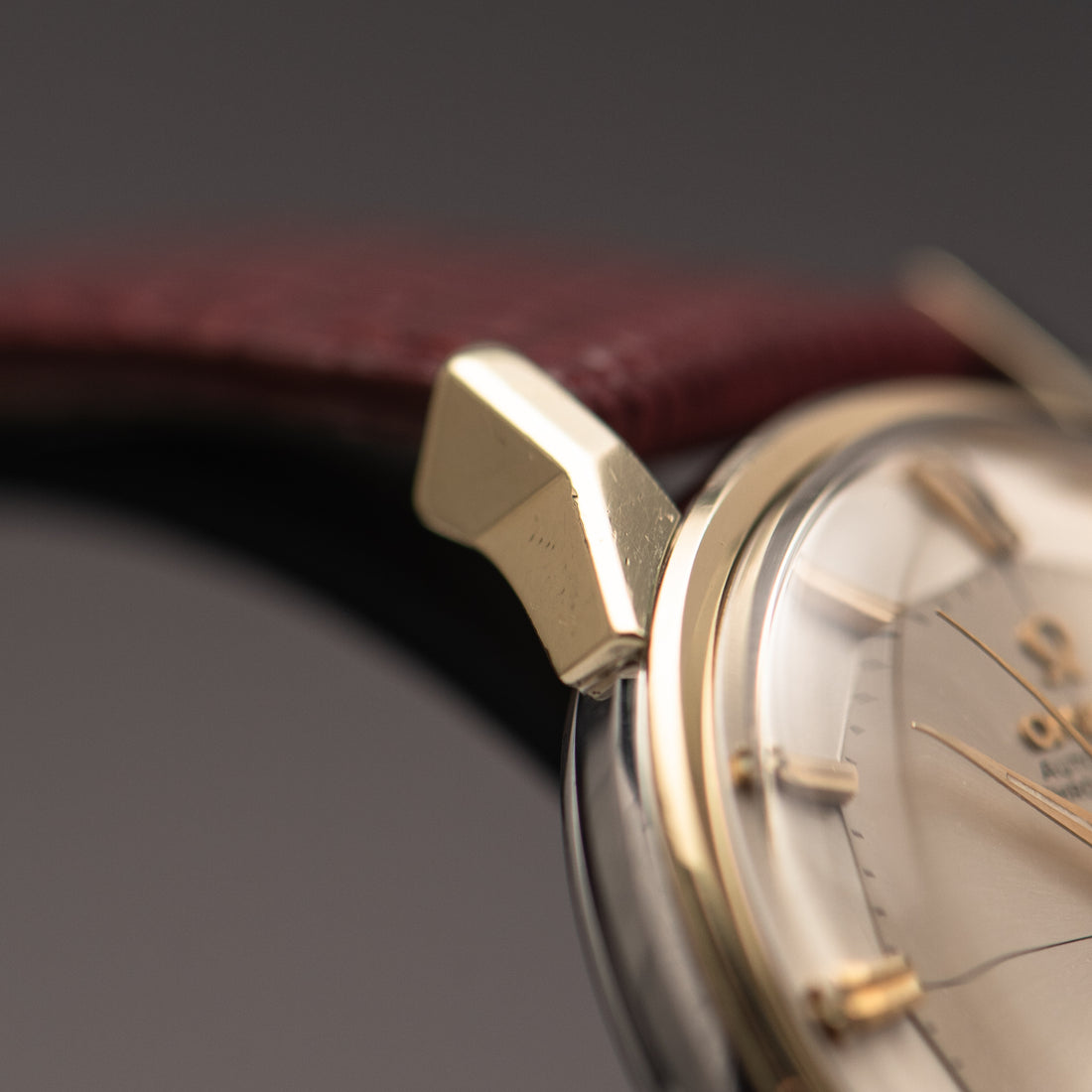 1962 OMEGA CONSTELLATION PIE PAN CROSSHAIR SUNBURST DOG-LEG CAL. 561 REF. 168.005