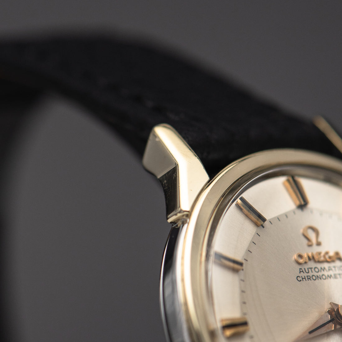 1962 OMEGA CONSTELLATION PIE PAN SUNBURST DOG-LEG CAL. 551 REF. 14900 61 SC