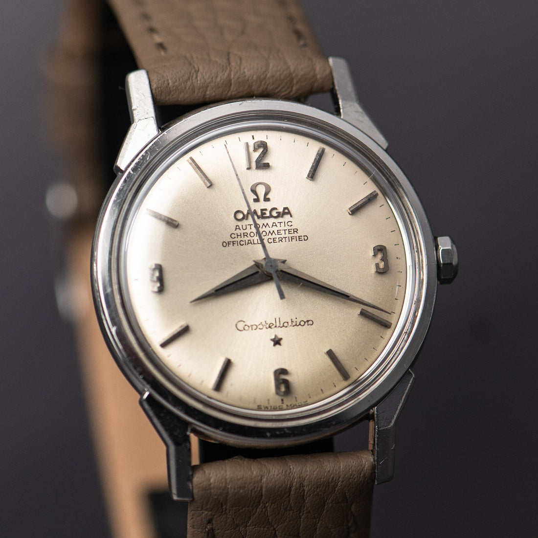 1963 OMEGA CONSTELLATION SUNBURST EXPLORER DOG-LEG CAL. 551 REF. 167.005