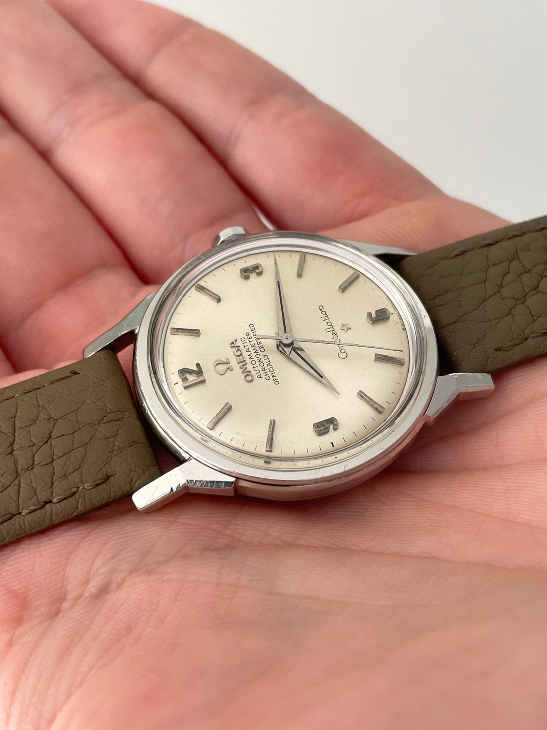 1963 OMEGA CONSTELLATION SUNBURST EXPLORER DOG-LEG CAL. 551 REF. 167.005