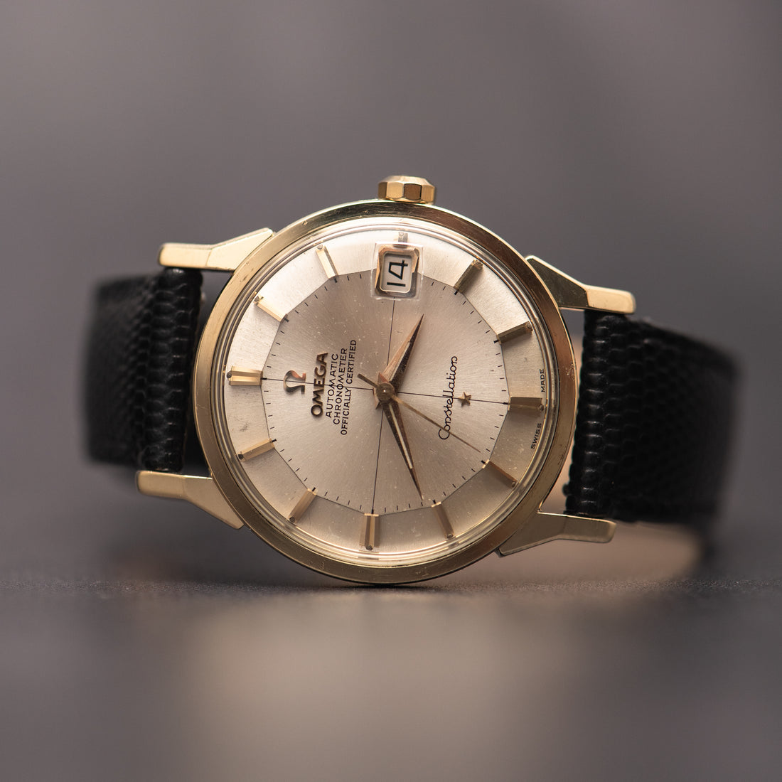 1963 OMEGA CONSTELLATION PIE PAN CROSSHAIR SUNBURST DOG-LEG CAL. 561 REF. 168.005