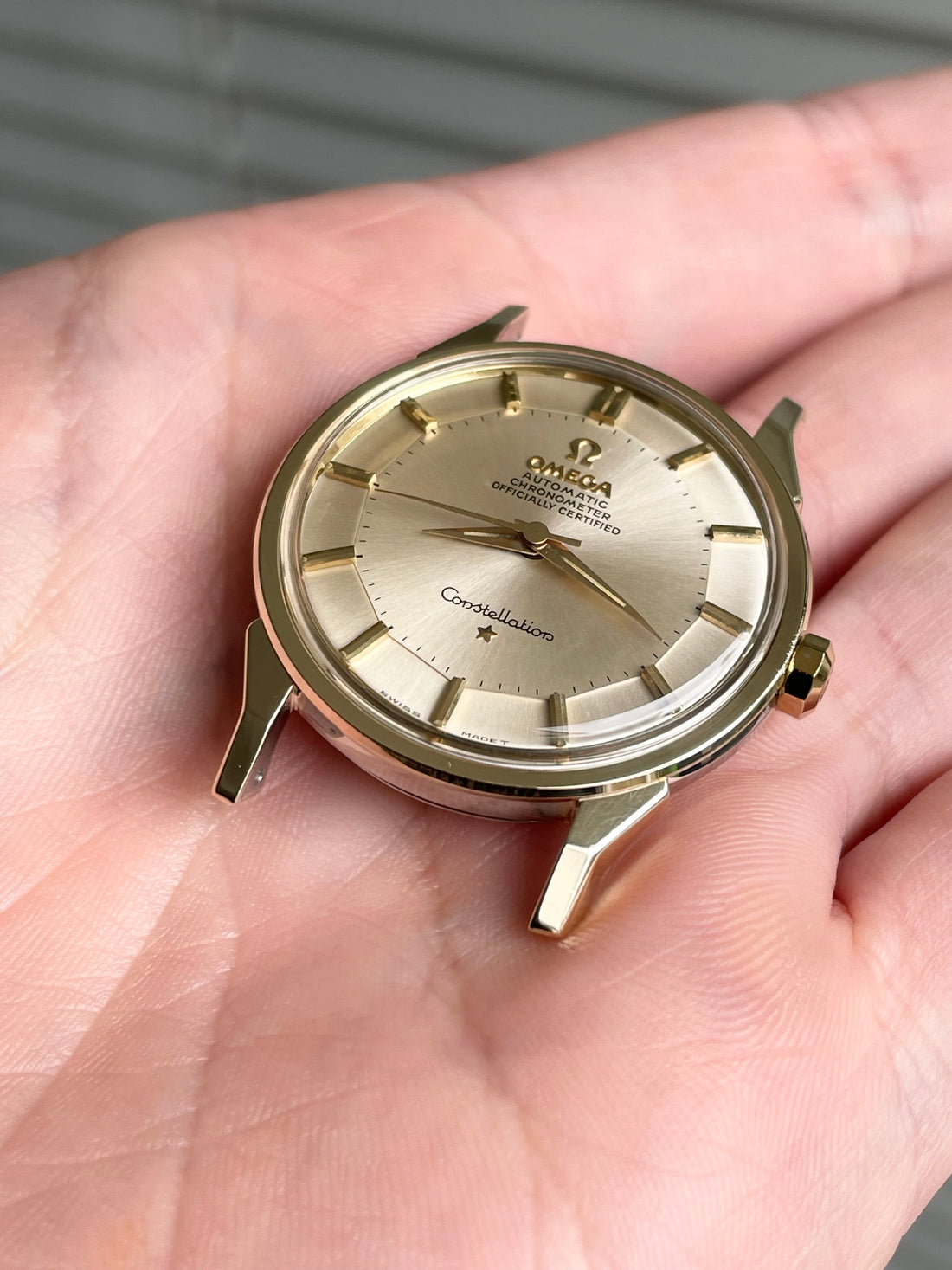 1963 OMEGA CONSTELLATION PIE PAN SUNBURST DOG-LEG CAL. 551 REF. 167.005