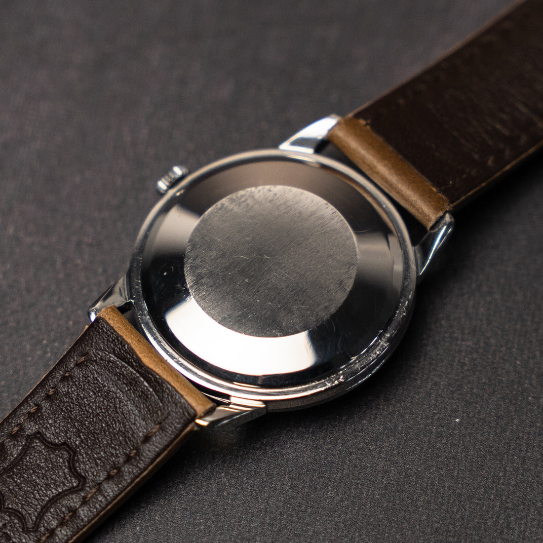 1961 OMEGA GENEVE TWO TONE CROSSHAIR SUNBURST CAL. 562 REF. 14703-2SC