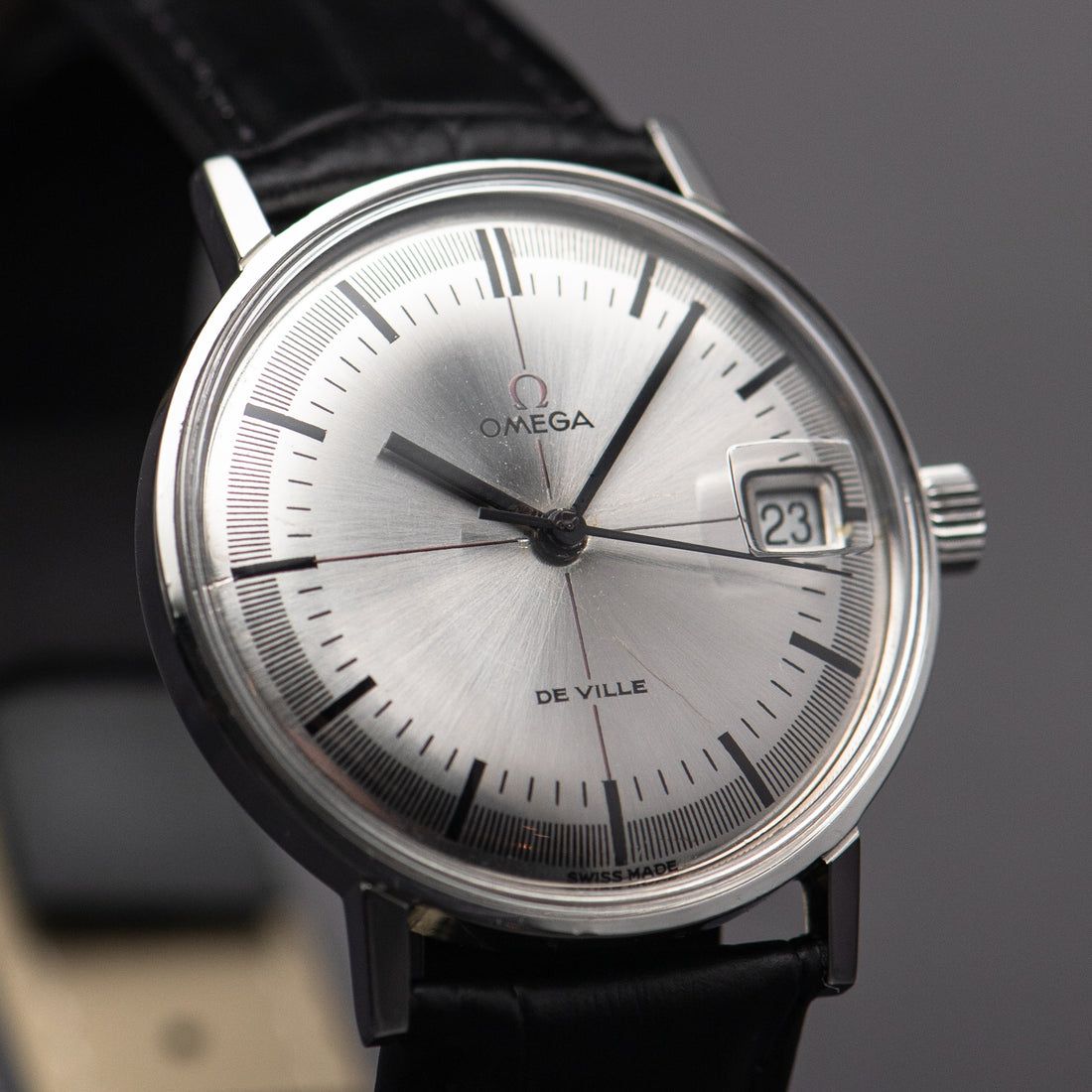 1968 OMEGA DE VILLE GREY TECHNICAL RED CROSSHAIR QUICKSET SUNBURST CAL. 613 REF. 136.019