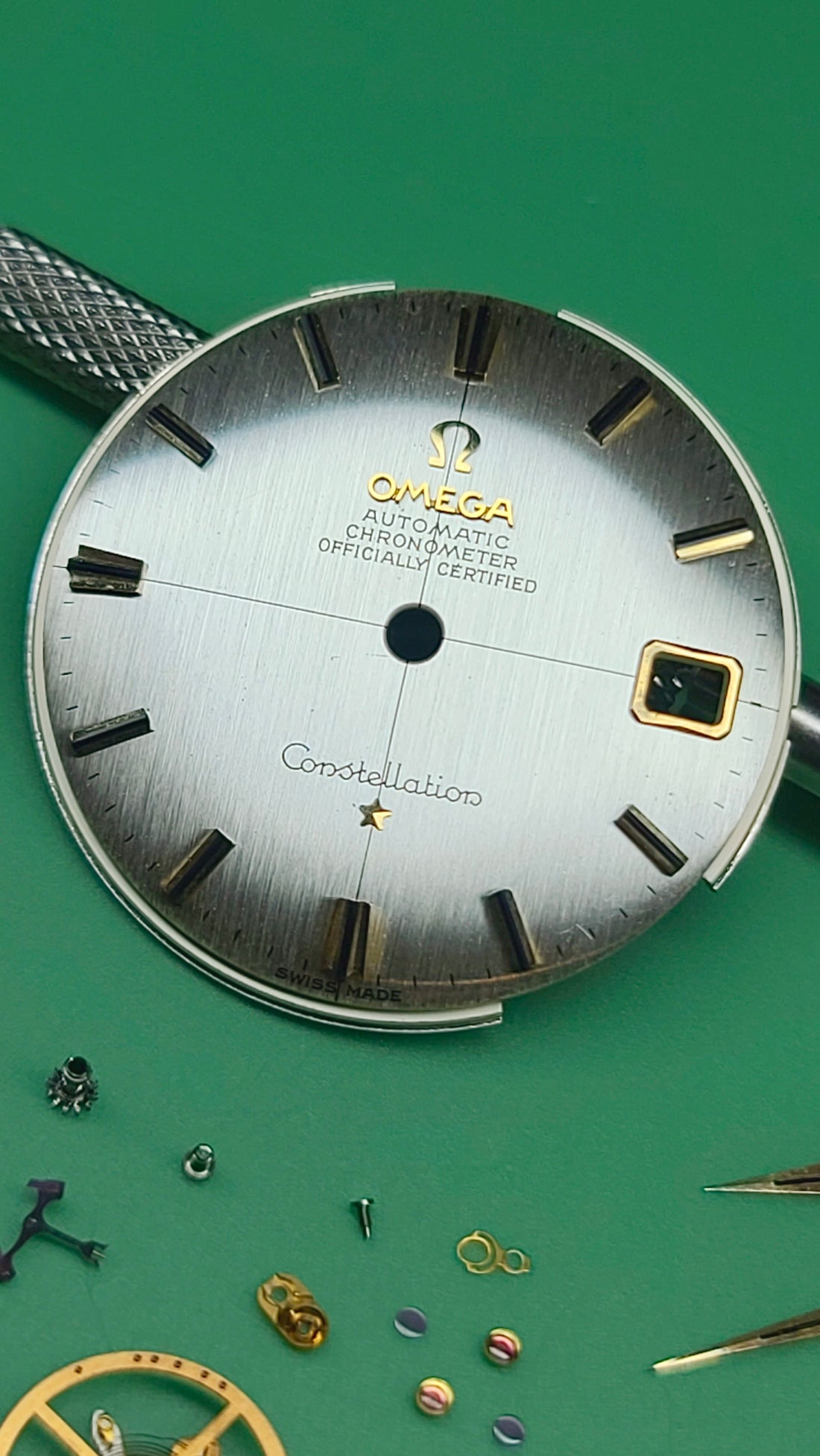 1966 OMEGA CONSTELLATION CROSSHAIR DOG-LEG CAL. 561 REF. 168.005