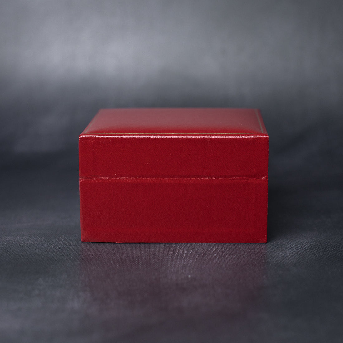 CLASSIC RED WATCH BOX