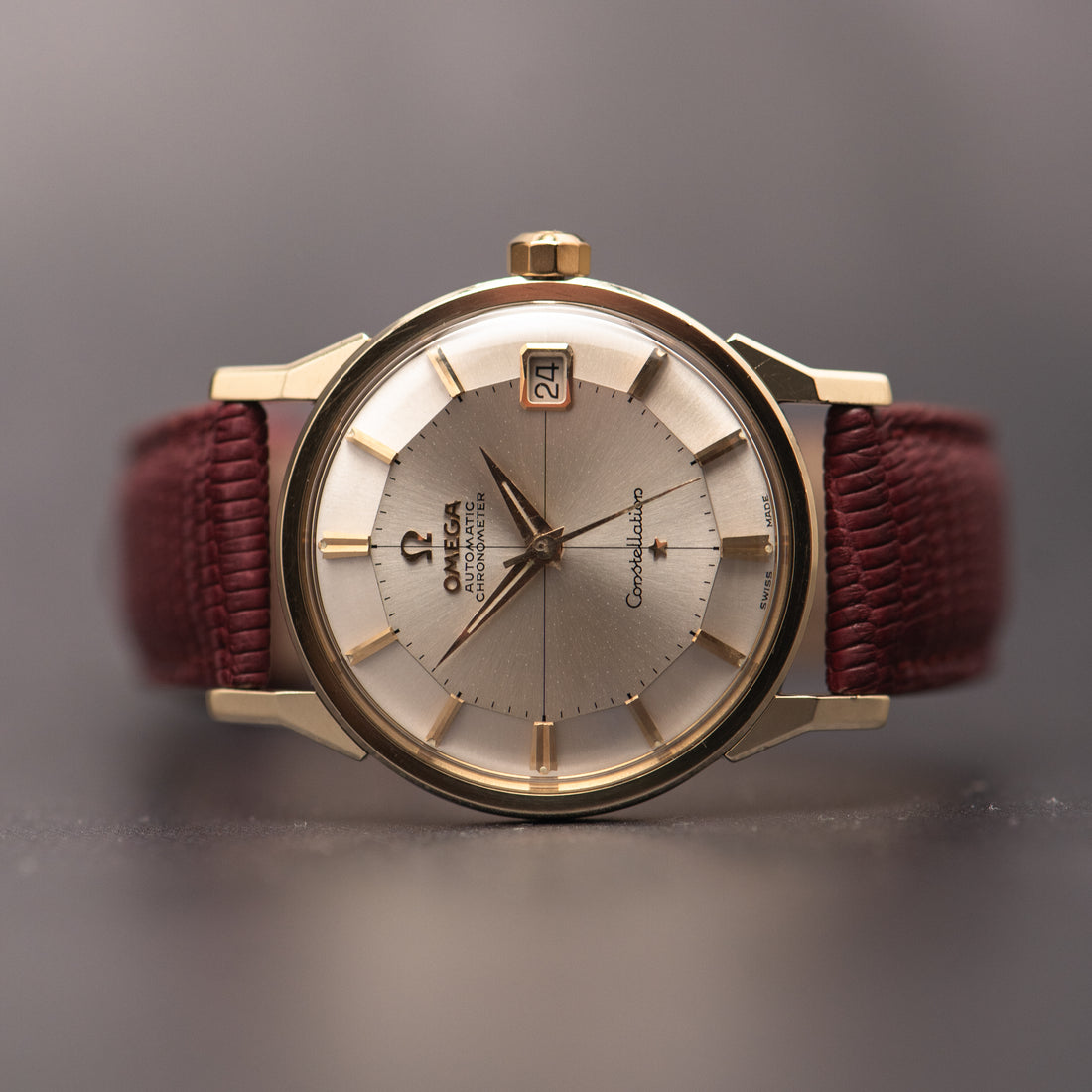 1962 OMEGA CONSTELLATION PIE PAN CROSSHAIR SUNBURST DOG-LEG CAL. 561 REF. 168.005