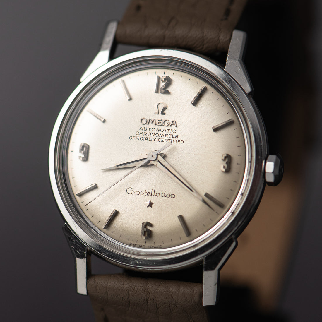 1963 OMEGA CONSTELLATION SUNBURST EXPLORER DOG-LEG CAL. 551 REF. 167.005