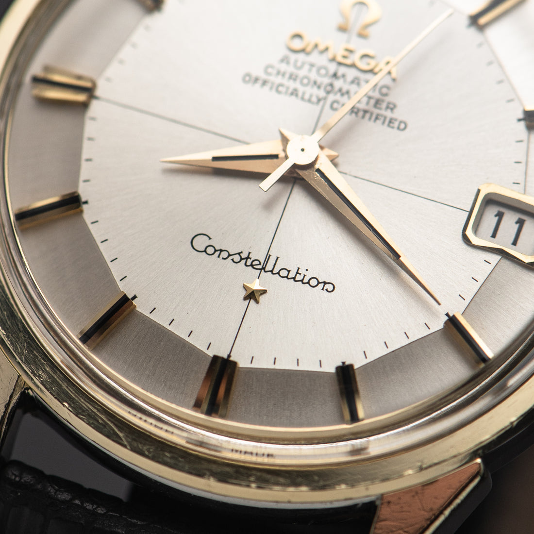 1966 OMEGA CONSTELLATION PIE PAN CROSSHAIR SUNBURST QUICKSET DOG-LEG CAL. 564 REF. 168.005